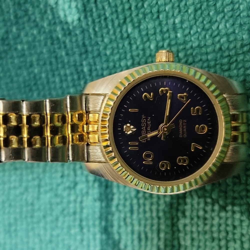 Embassy by gruin diamond quartz watch